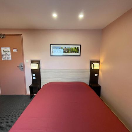 Brit Hotel St-Quentin/Nord Fayet  Exterior foto
